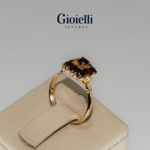 Anillo en Oro 18k con Granates